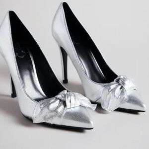 NWT Ted Baker Women's leather silver Pumps
